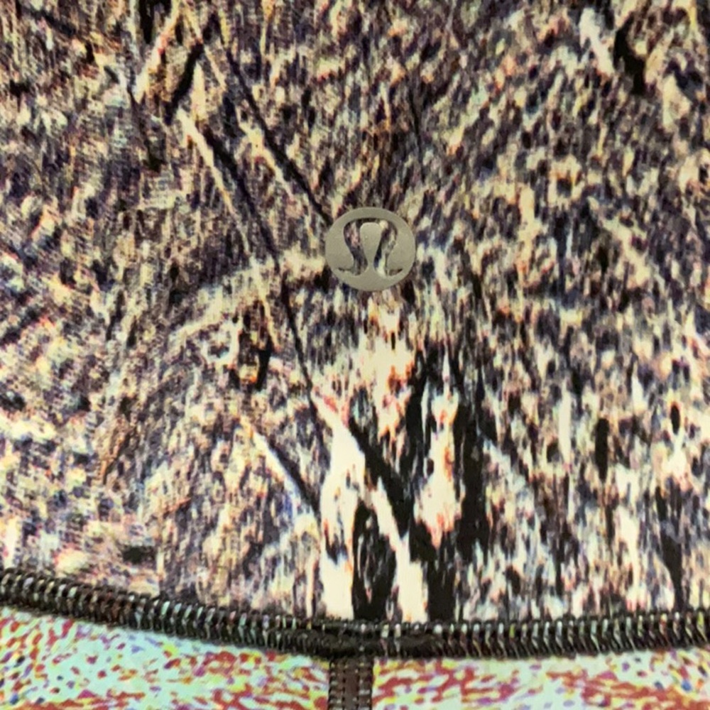 Leggings with snakeskin and stripes